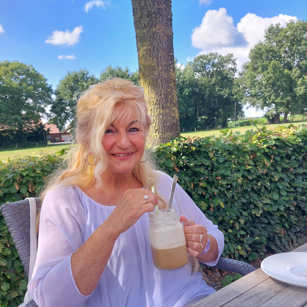 Elke Dola, Human Design Management